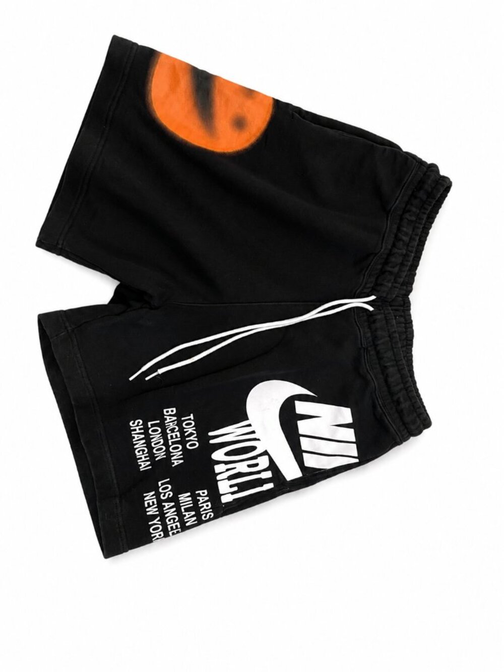 Nike World Tour Graphic Shorts Black – Men’s Medium
